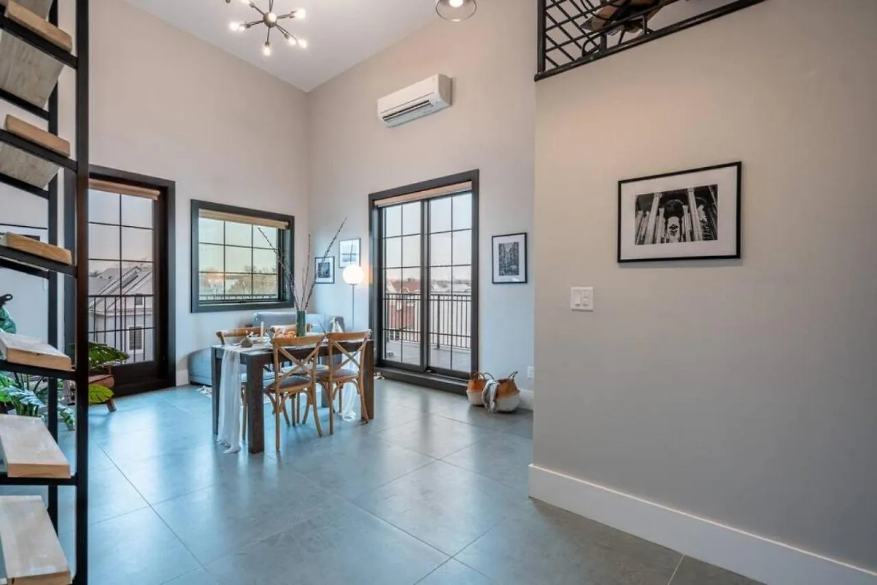 Chic Mezzanine Loft With Rooftop And Shoreline Nearby At 